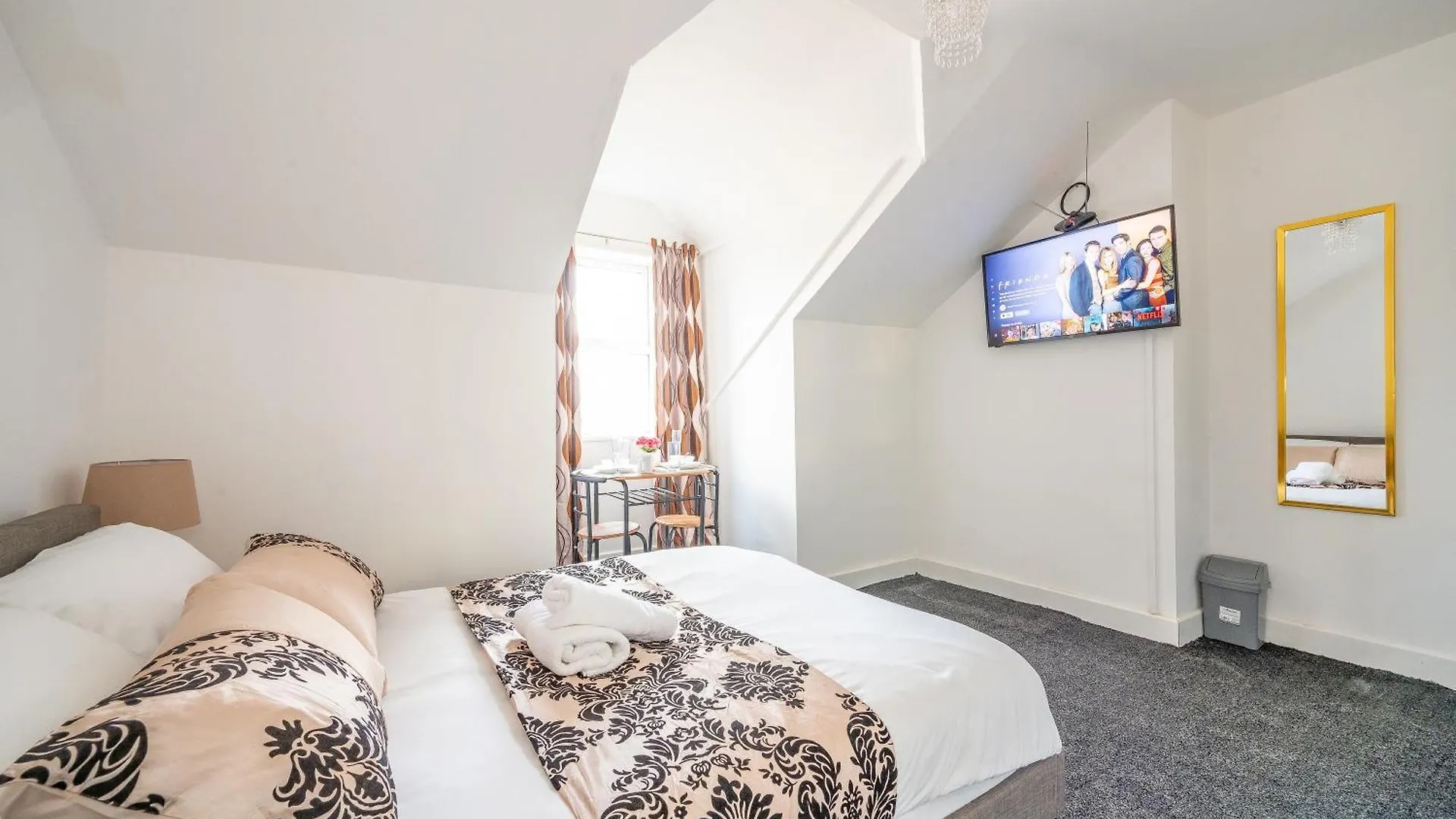 *Rb246* For Your Most Relaxed & Cosy Stay + Free Parking + Free Fast Wifi * Leeds